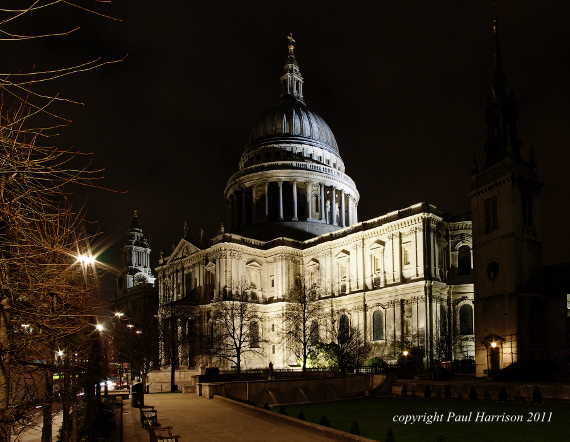 St. Paul's cathedral, night